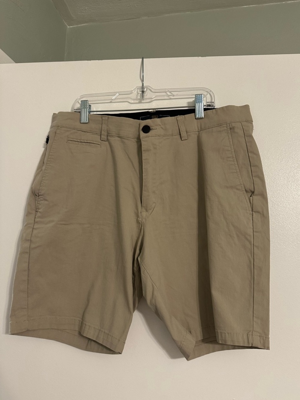 Nickel & Iron Stretch Khaki Shorts, Men’s Size 34, Gently Worn